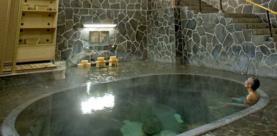 鉛温泉「藤三旅館」